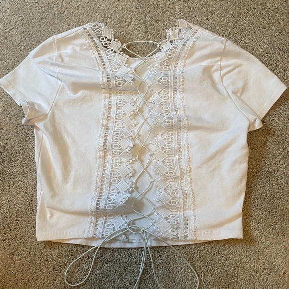 White crop top - Picture 2 of 3